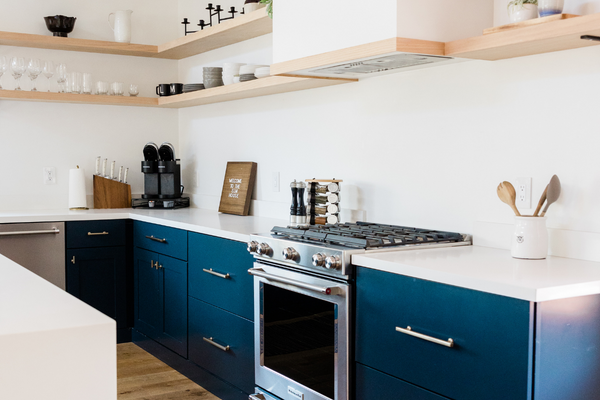 Navy blue and whit kitchen makeover